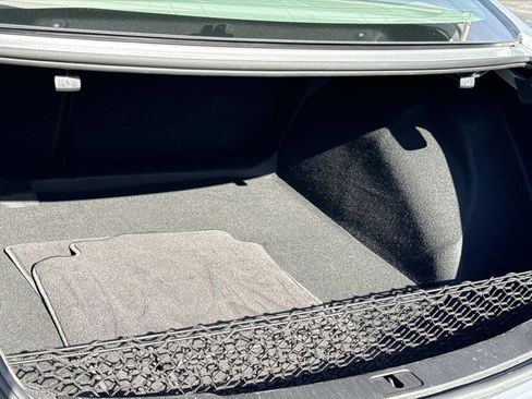 Used 2018 Buick LaCrosse Essence image 11