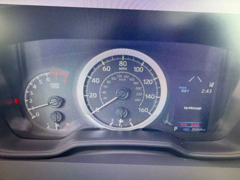 Used 2022 Toyota Corolla LE FWD image 11