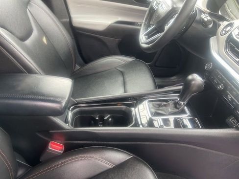 Used 2024 Jeep Compass Limited image 11