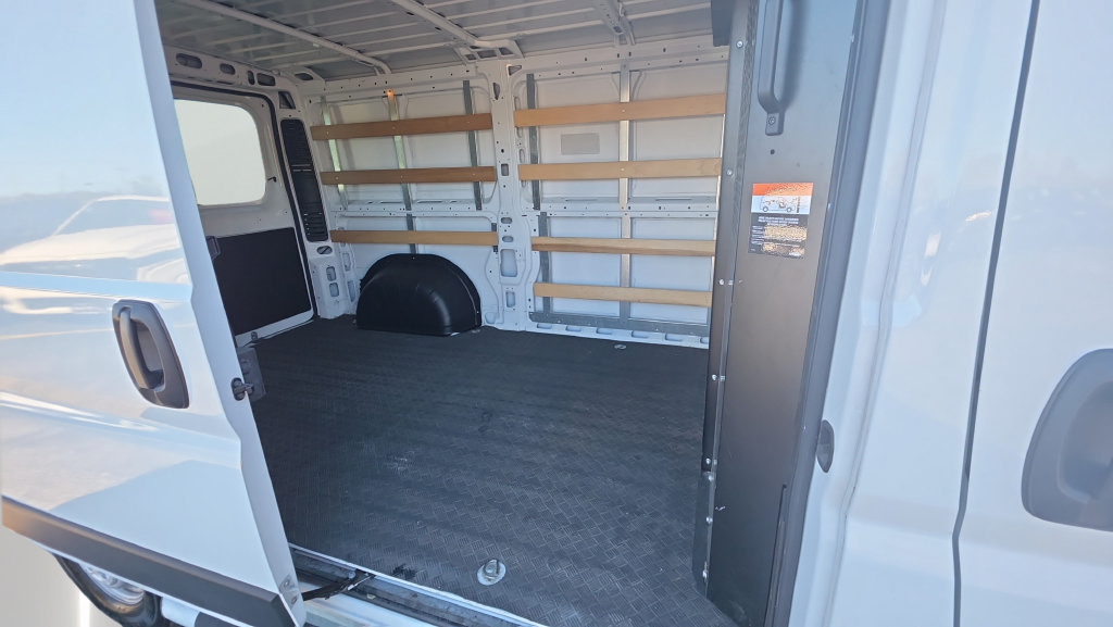Used 2025 RAM ProMaster 2500 w/ U-Haul Equipment Group FWD image 17