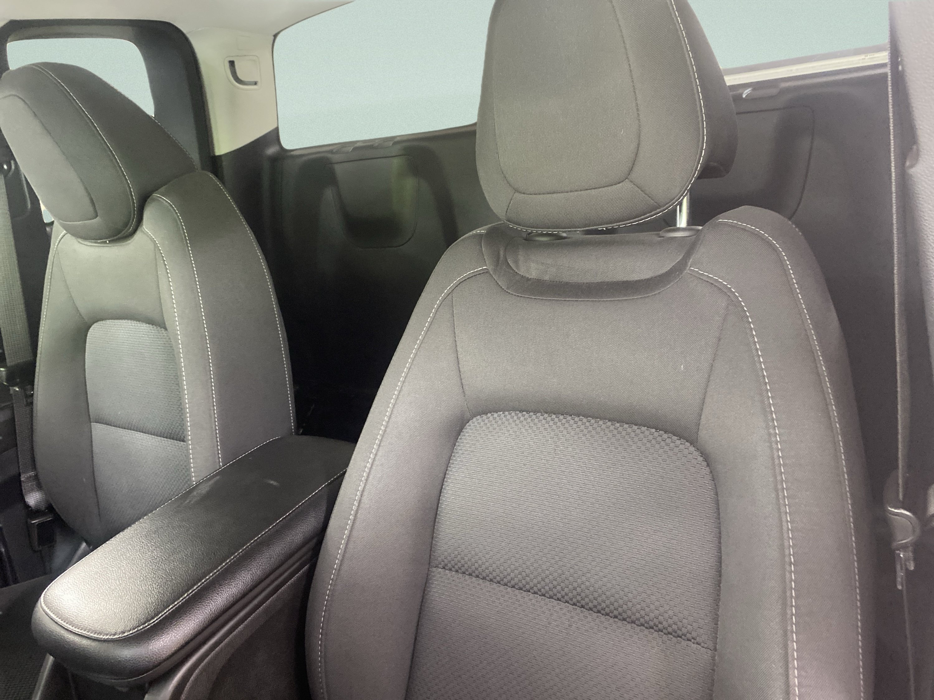 Used 2022 Chevrolet Colorado LT w/ Fleet Safety Package RWD image 12