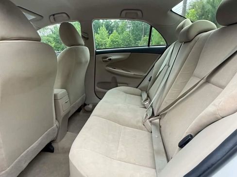 Used 2012 Toyota Corolla L FWD image 5