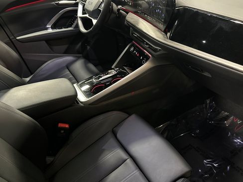 Used 2025 Audi Q5 Premium Plus w/ Premium Plus AWD/4WD image 15