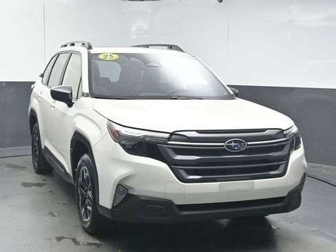 Used 2025 Subaru Forester Premium w/ Convenience Package #1 AWD/4WD image 2