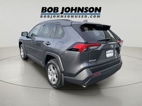 Used 2022 Toyota RAV4 XLE w/ Convenience Package AWD/4WD image 5