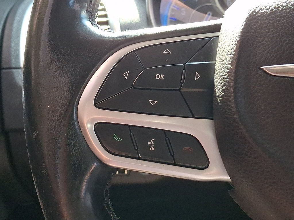 Used 2019 Chrysler 300 Touring AWD/4WD image 28