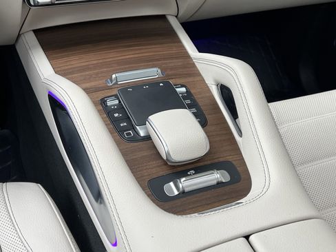 Certified 2025 Mercedes-Benz GLS 450 4MATIC image 38