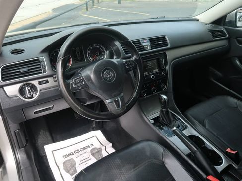 Used 2014 Volkswagen Passat 2.5 SE FWD image 6