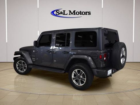 Used 2021 Jeep Wrangler Unlimited Sahara AWD/4WD image 4