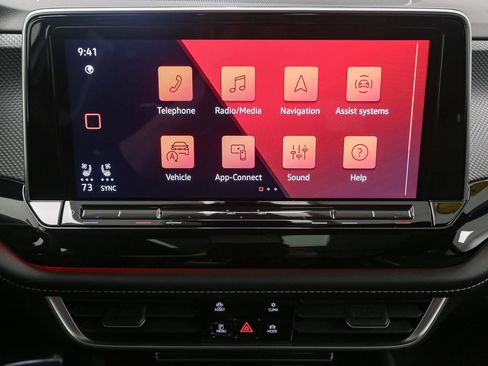 Used 2024 Volkswagen Atlas Cross Sport SEL Premium R-Line image 30