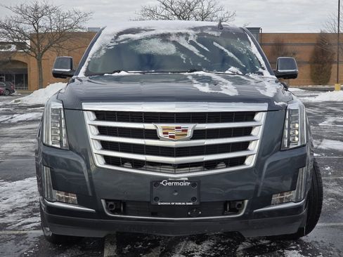 Used 2019 Cadillac Escalade Premium Luxury image 16