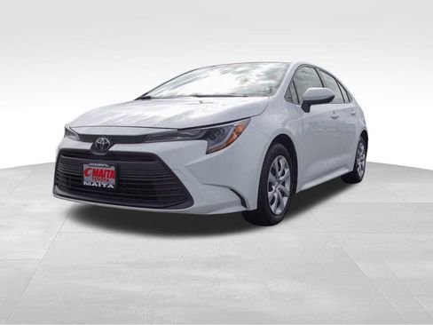 Used 2024 Toyota Corolla LE image 8