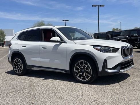 Used 2025 BMW X1 xDrive28i w/ Technology Package image 4