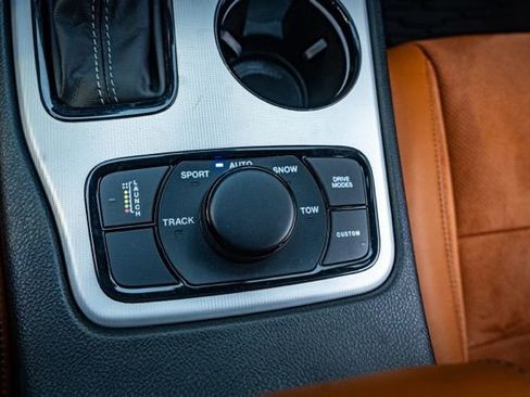 Used 2021 Jeep Grand Cherokee Trackhawk image 31