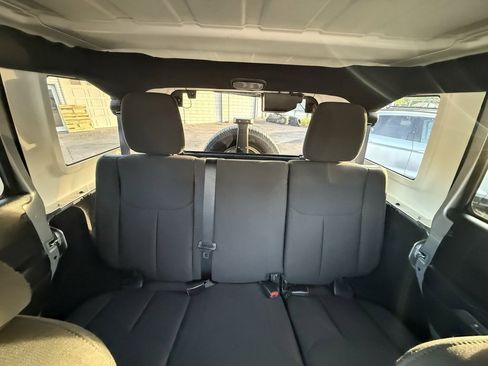 Used 2016 Jeep Wrangler Unlimited Sport w/ Power Convenience Group image 12