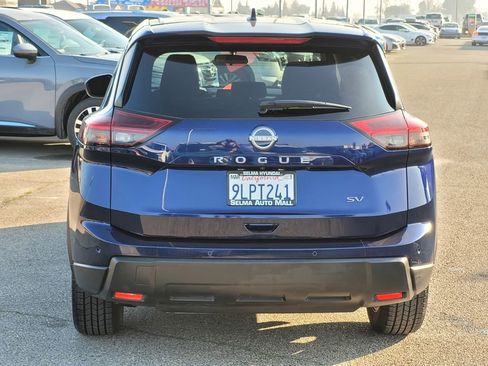 Used 2024 Nissan Rogue SV image 6
