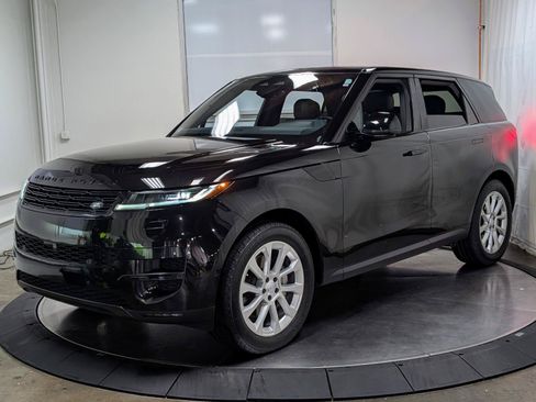 Used 2025 Land Rover Range Rover Sport SE AWD/4WD image 4