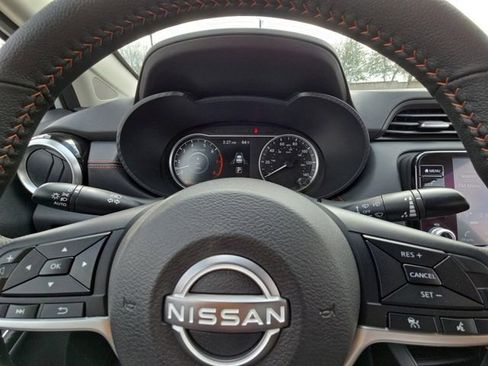 New 2025 Nissan Versa SR image 25