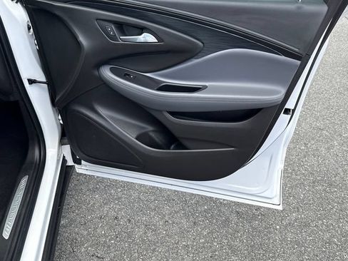Used 2020 Buick Envision Essence FWD image 14
