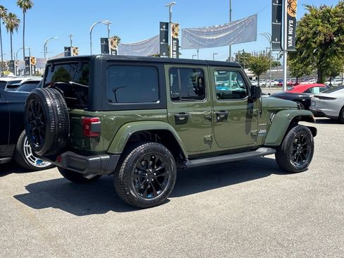 Used 2023 Jeep Wrangler Unlimited Sahara w/ Cold Weather Group AWD/4WD image 4