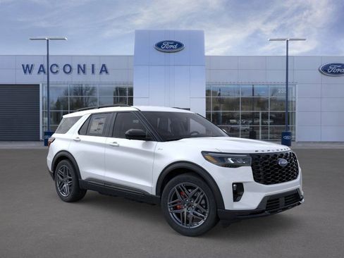 New 2026 Ford Explorer ST-Line w/ ST-Line Street Pack AWD/4WD image 7