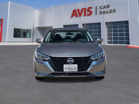 Used 2025 Nissan Sentra SV FWD image 2