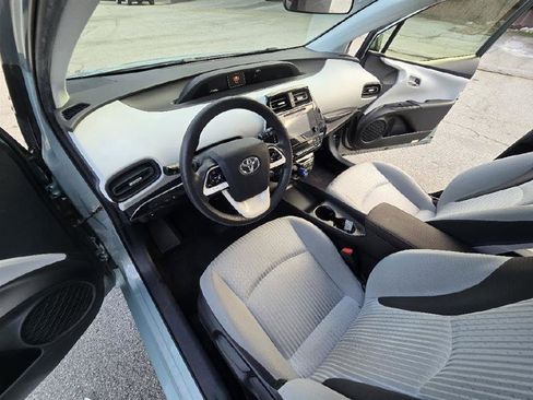 Used 2017 Toyota Prius Two w/ Prius Two Safety Plus Package image 18