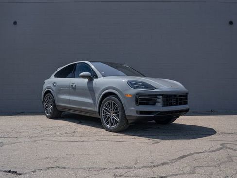 New 2026 Porsche Cayenne Coupe AWD/4WD image 9