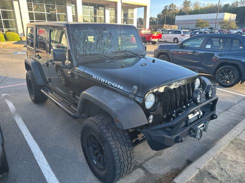 Used 2015 Jeep Wrangler Unlimited Rubicon w/ Connectivity Group image 3