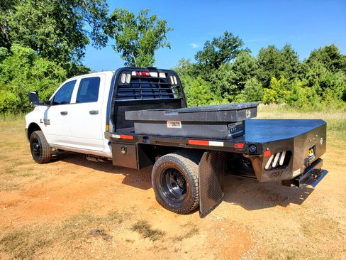 Used 2018 RAM 3500 Tradesman w/ Chrome Appearance Group image 9