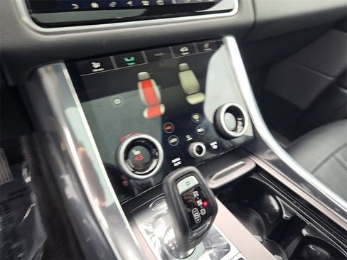 Used 2020 Land Rover Range Rover Sport HSE image 22