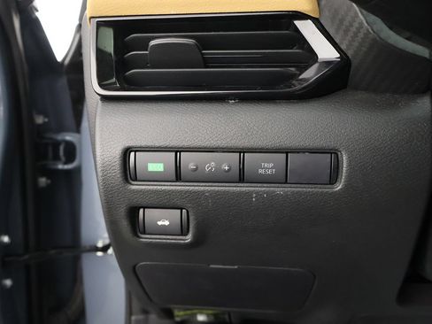 Used 2024 Nissan Sentra SV w/ SV Premium Package FWD image 41