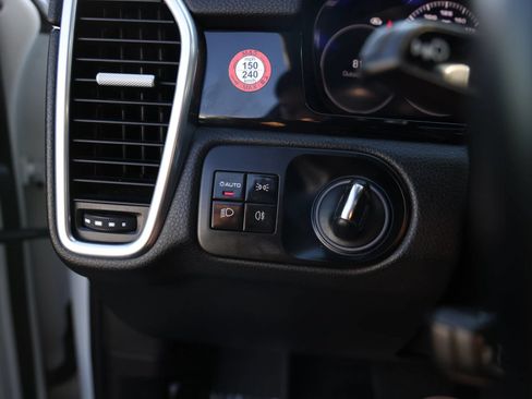 Used 2019 Porsche Cayenne AWD/4WD image 20