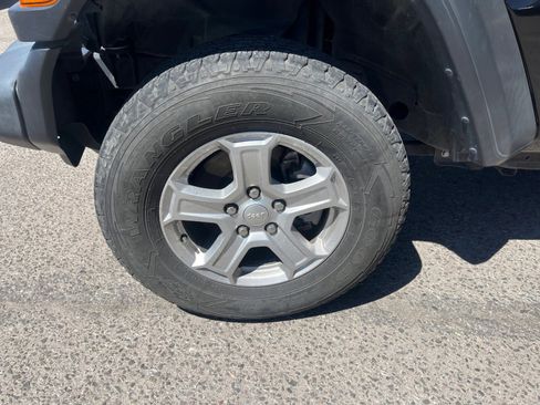 Used 2020 Jeep Wrangler Sport image 25