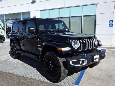 Used 2024 Jeep Wrangler Sahara image 6