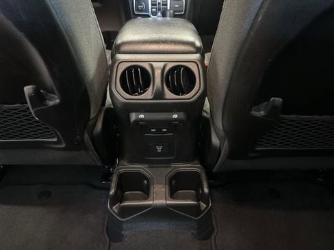 Used 2024 Jeep Wrangler Unlimited Rubicon image 38