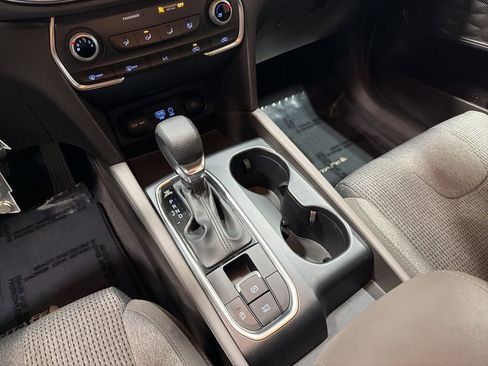 Used 2019 Hyundai Santa Fe SE image 16