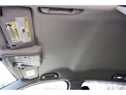 Used 2022 GMC Terrain SLE w/ Driver Convenience Package image 31