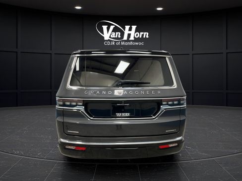 Used 2022 Jeep Grand Wagoneer Series III w/ Rear Seat Video Group 1 AWD/4WD image 6