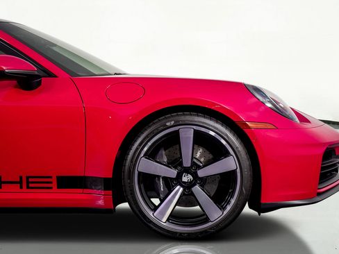 Used 2025 Porsche 911 Carrera image 7