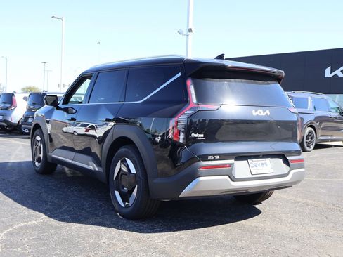 New 2026 Kia EV9 Wind image 5