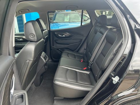 Used 2024 GMC Terrain SLT image 31