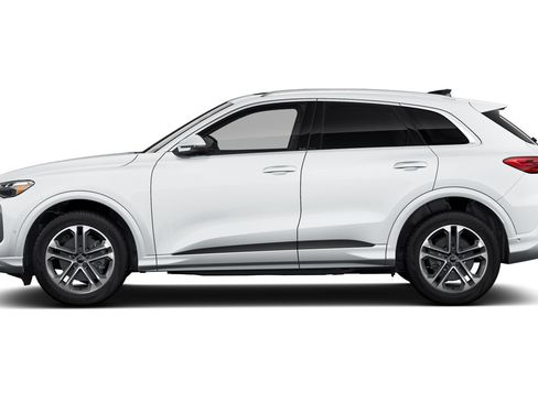 Certified 2025 Audi Q5 Premium w/ Premium Plus AWD/4WD image 8