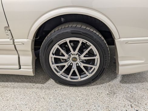 Used 2014 Chevrolet Express 1500 AWD image 10