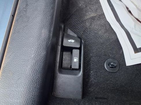 Used 2025 Toyota Corolla LE image 51