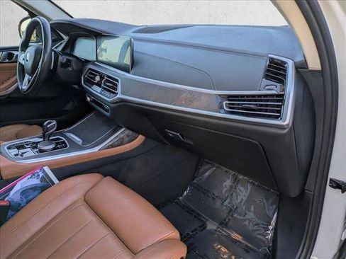 Used 2021 BMW X7 xDrive40i w/ Premium Package image 22