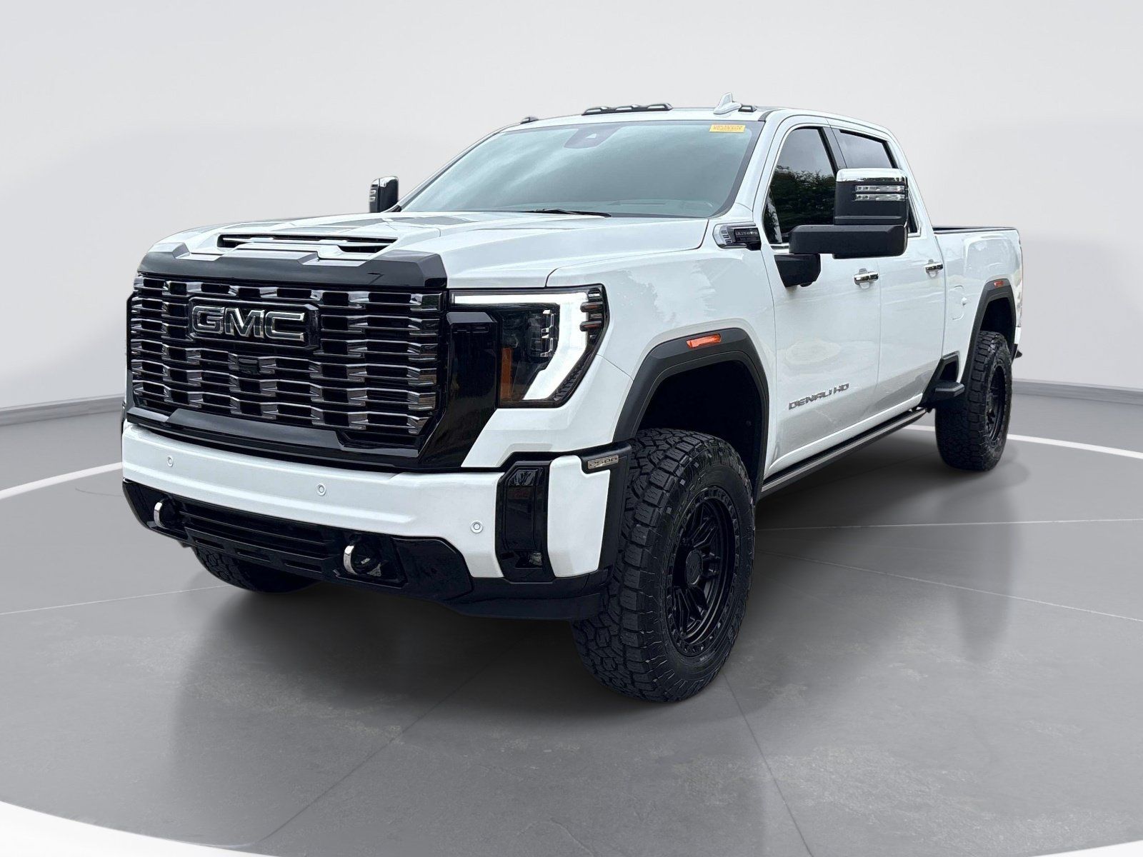 Used 2025 GMC Sierra 2500 Denali Ultimate AWD/4WD image 3