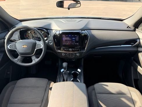 Used 2023 Chevrolet Traverse LT AWD/4WD image 21