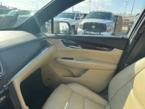 Used 2018 Cadillac XT5 Luxury w/ Driver Awareness Package image 23