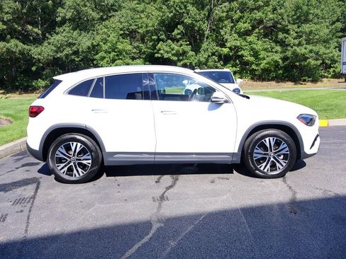 Used 2025 Mercedes-Benz GLA 250 4MATIC image 32